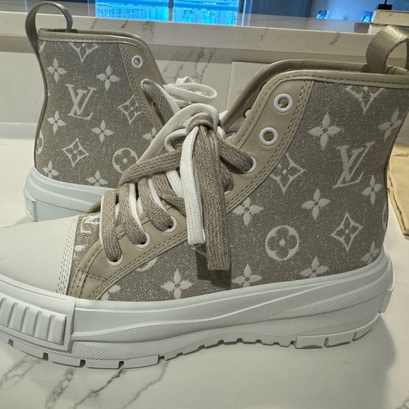 Louis Vuitton Denim Monogram Squad Sneaker - brand new - Picture 2 of 7
